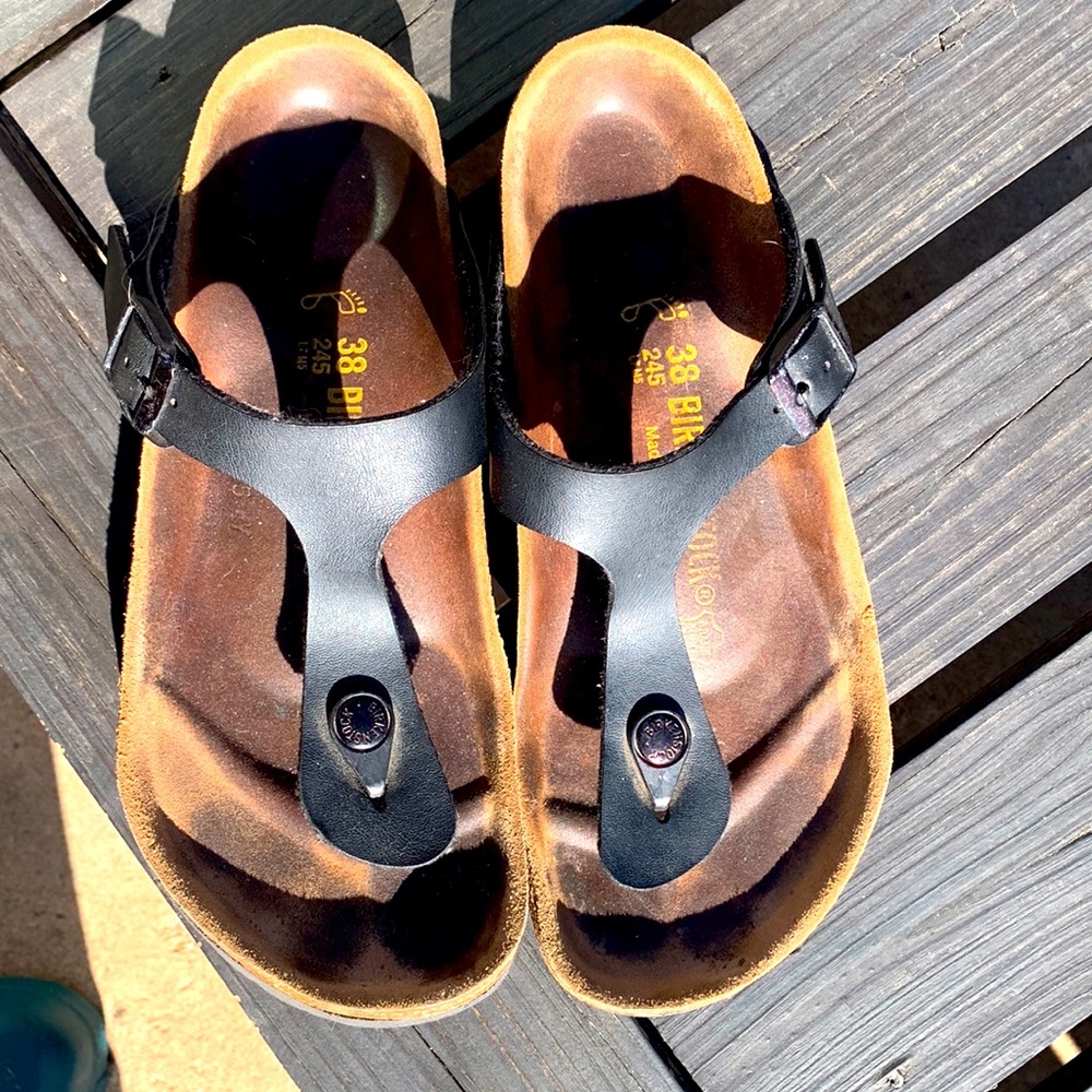 Ladies Birkenstock Gizeh size 38 (7.5-8 women’s)